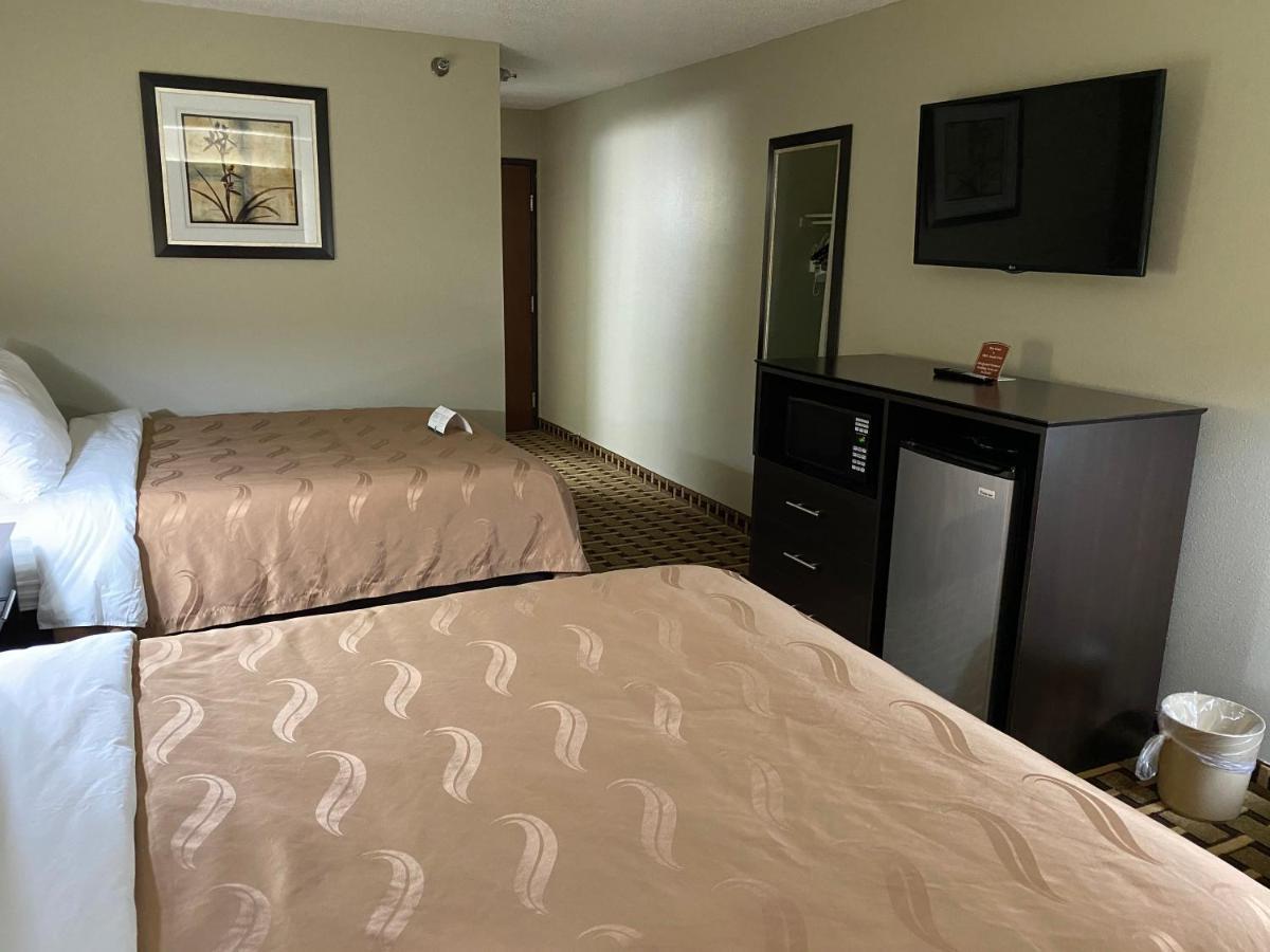 Quality Inn Morton At I-74 Kültér fotó