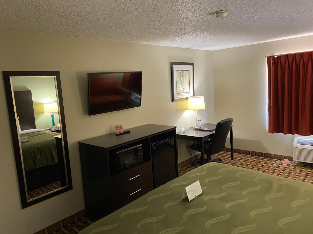 Quality Inn Morton At I-74 Kültér fotó