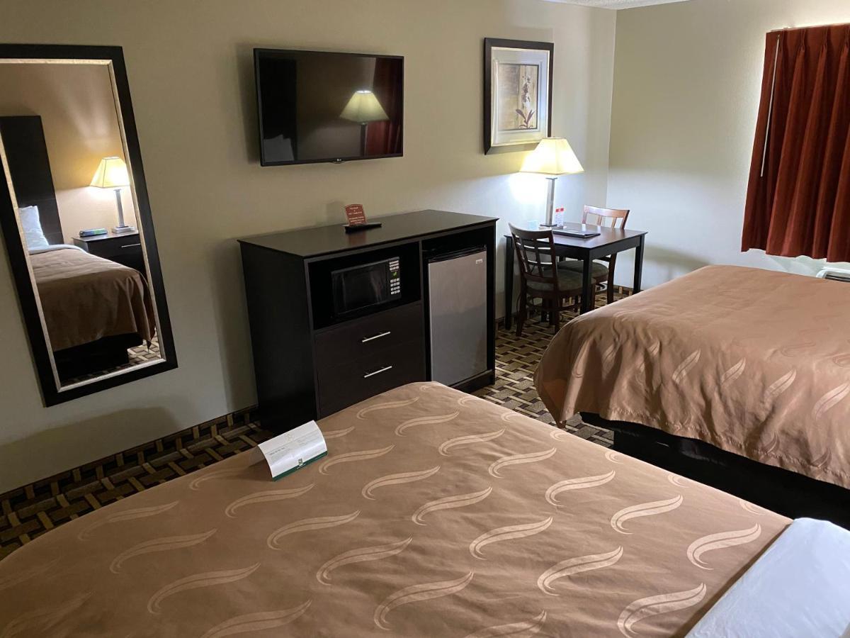 Quality Inn Morton At I-74 Kültér fotó