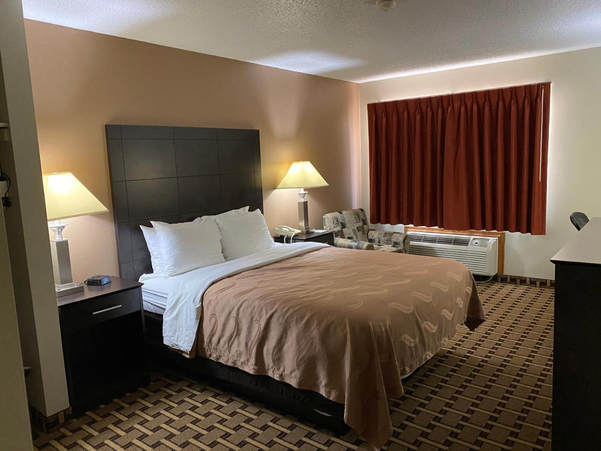 Quality Inn Morton At I-74 Kültér fotó