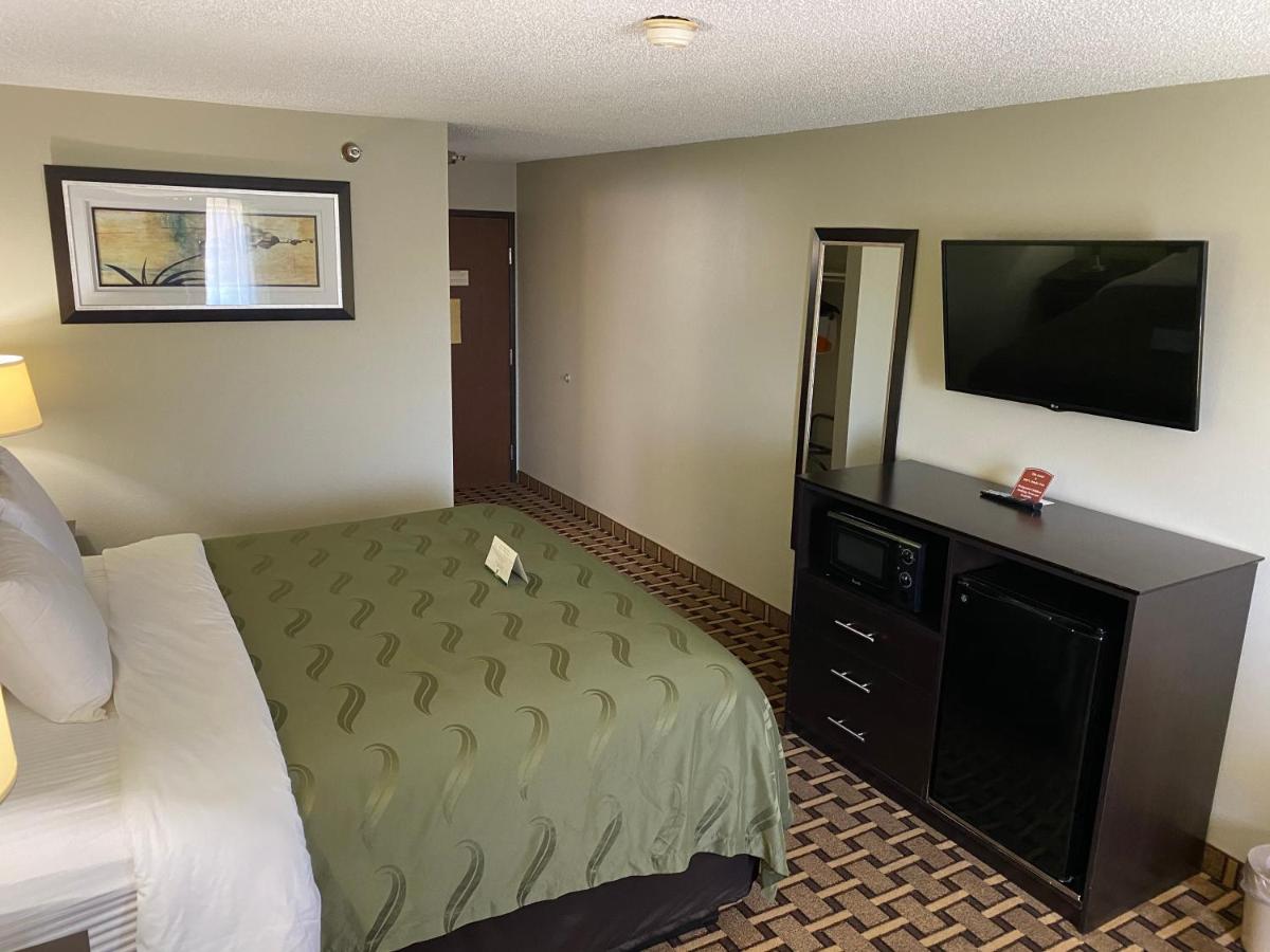 Quality Inn Morton At I-74 Kültér fotó