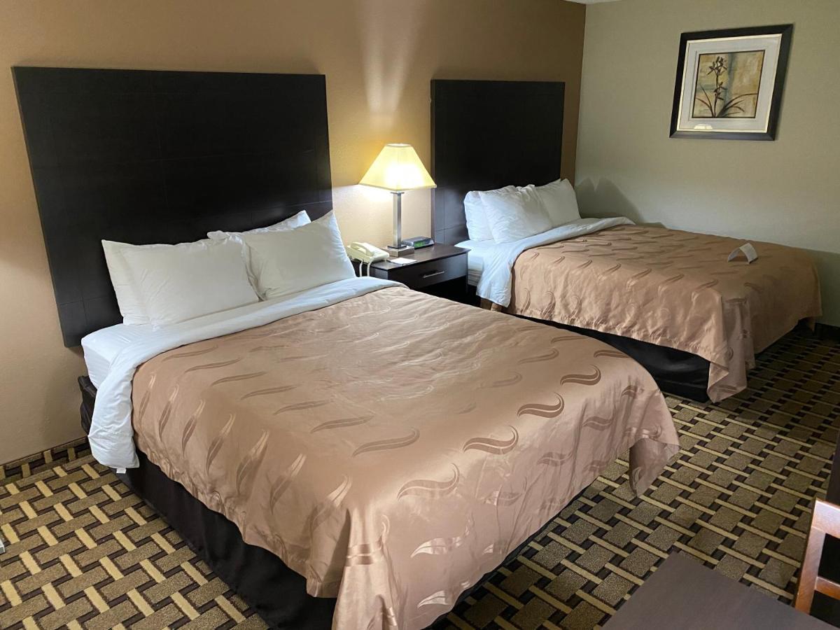 Quality Inn Morton At I-74 Kültér fotó
