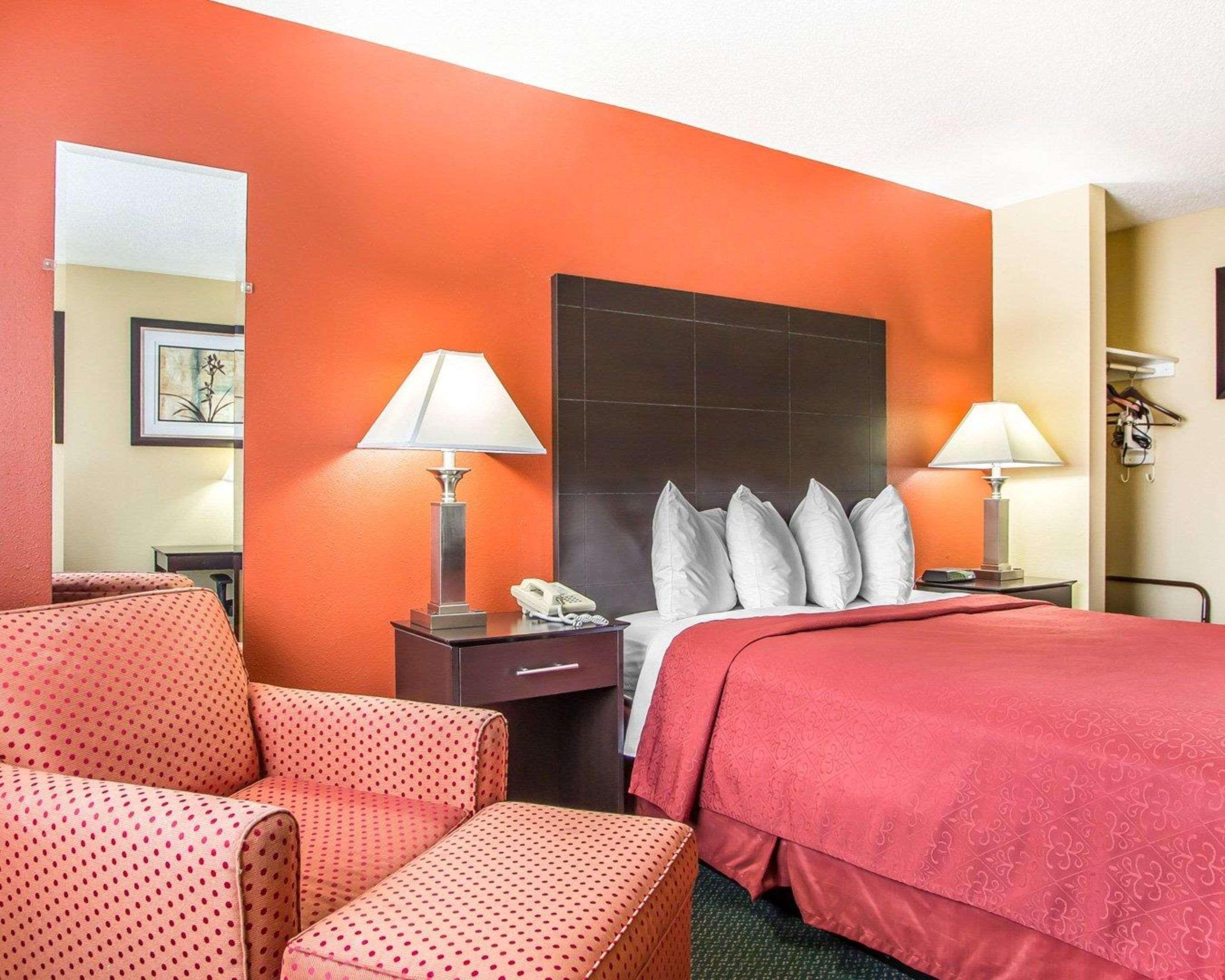 Quality Inn Morton At I-74 Kültér fotó