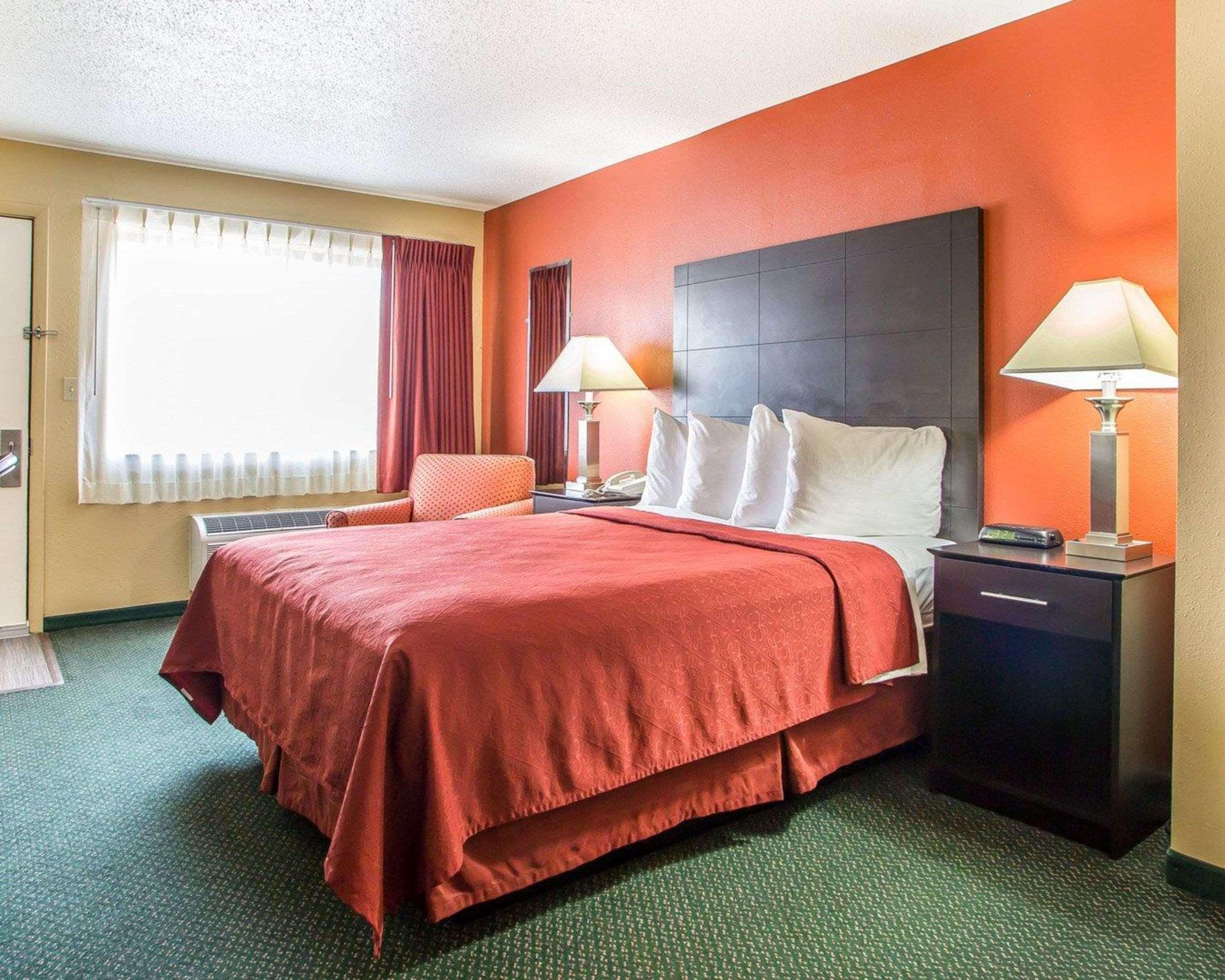 Quality Inn Morton At I-74 Kültér fotó