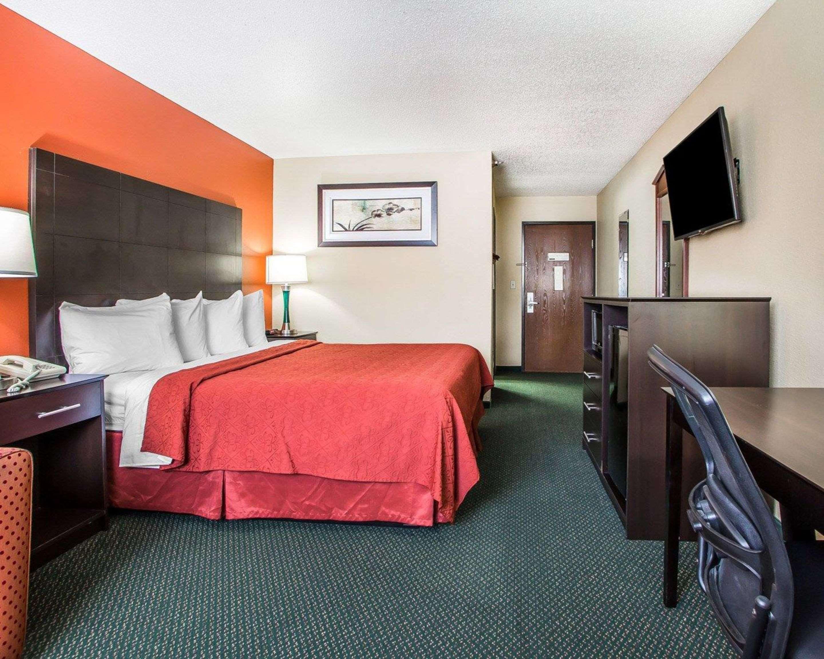 Quality Inn Morton At I-74 Kültér fotó