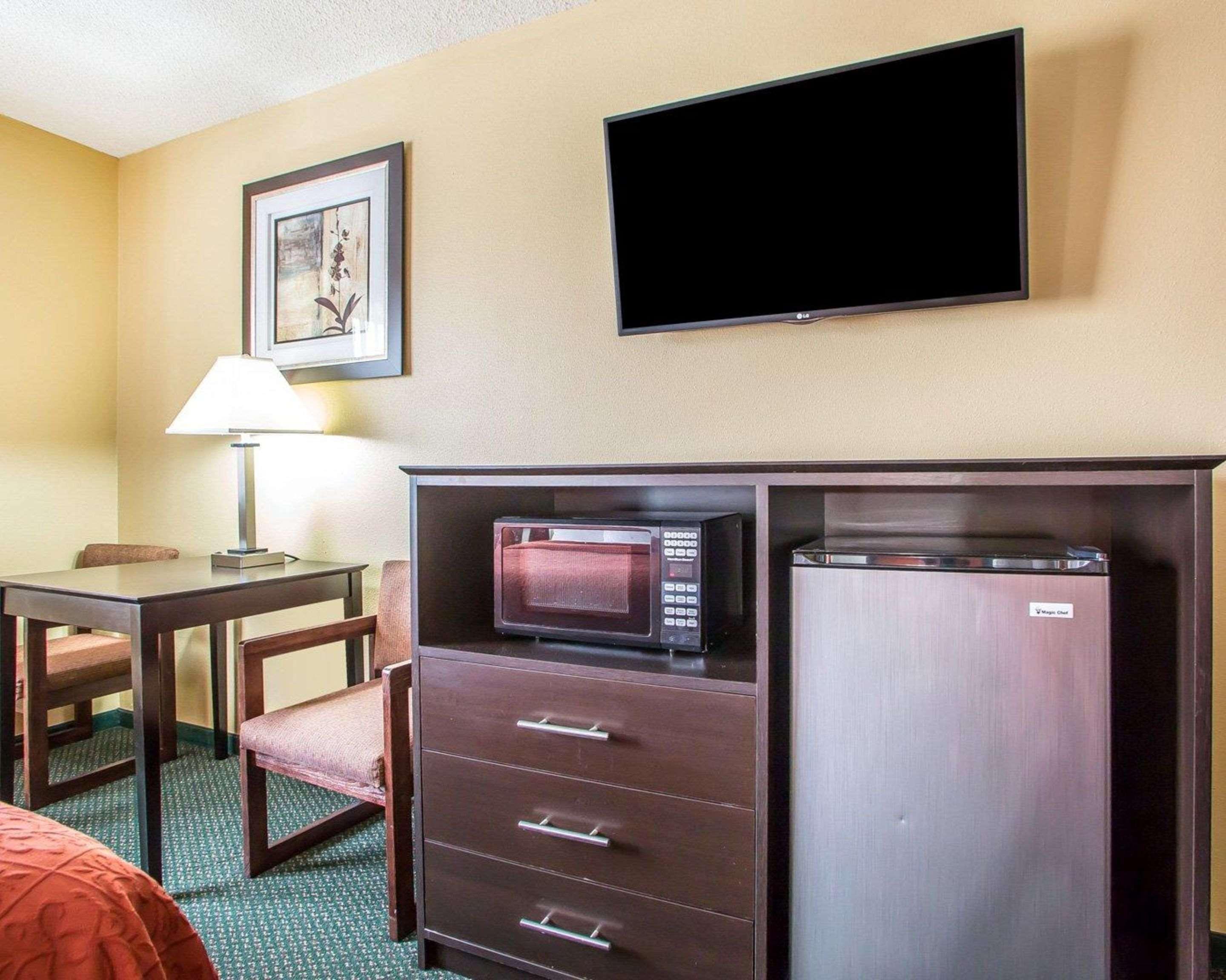 Quality Inn Morton At I-74 Kültér fotó