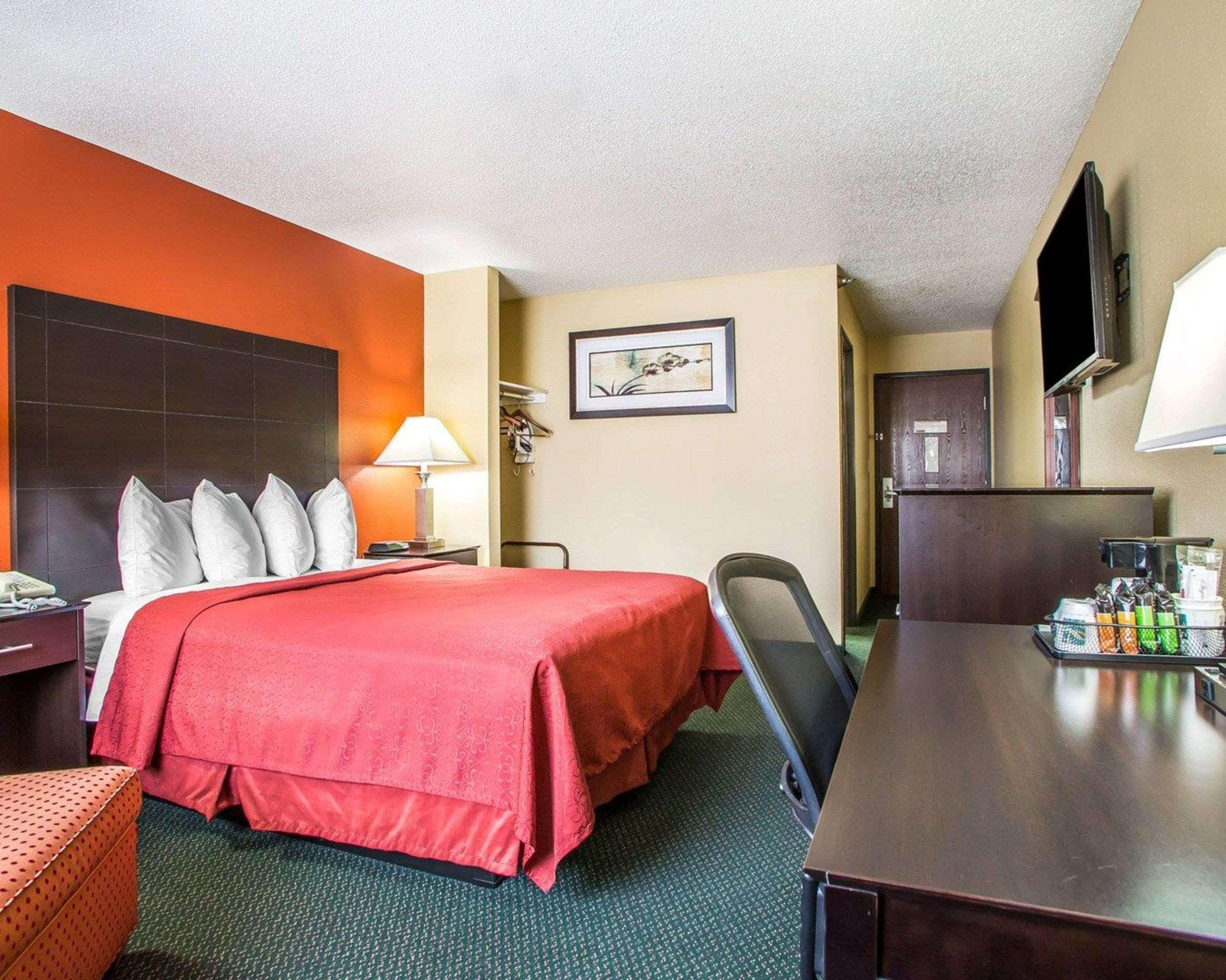 Quality Inn Morton At I-74 Kültér fotó
