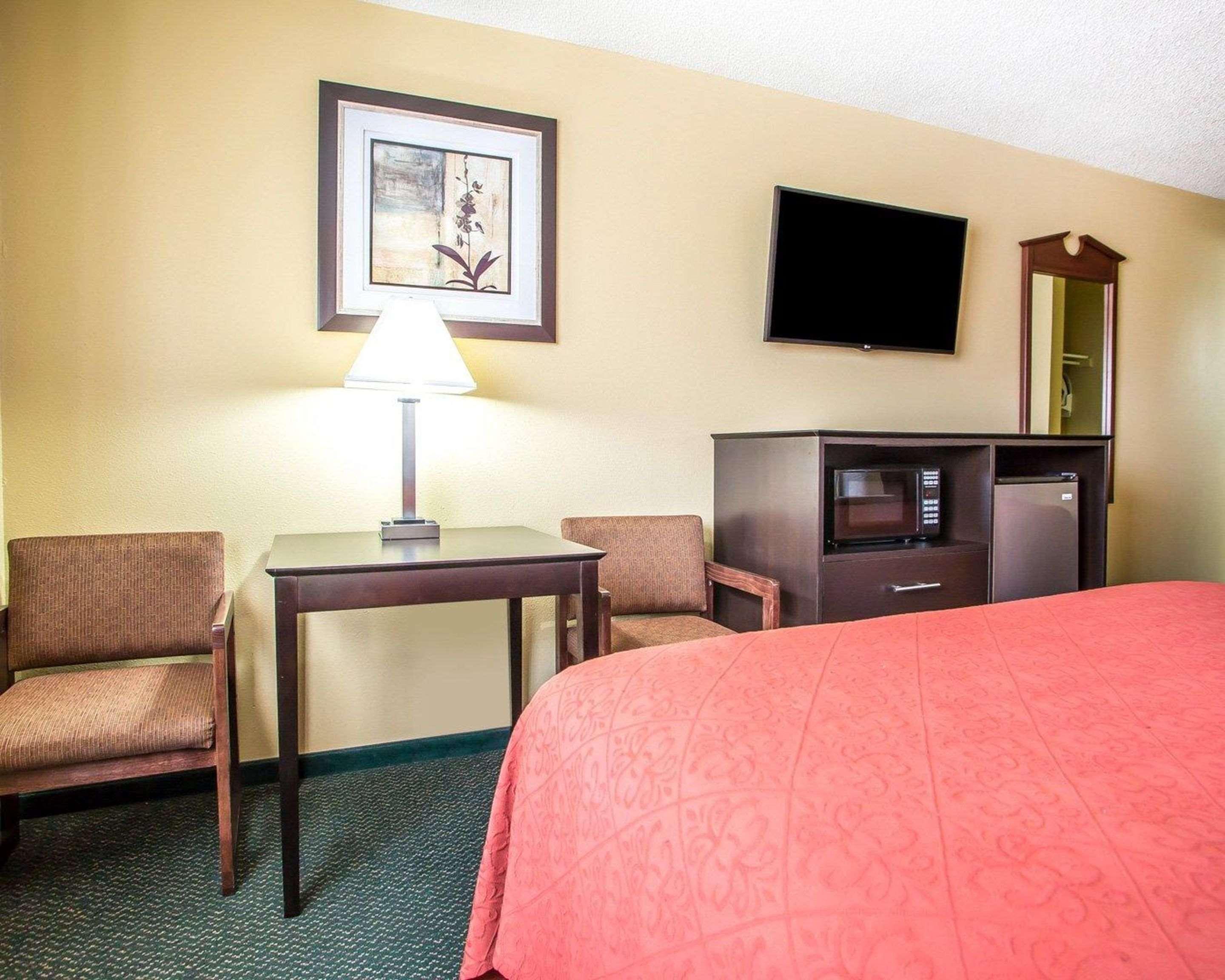 Quality Inn Morton At I-74 Kültér fotó