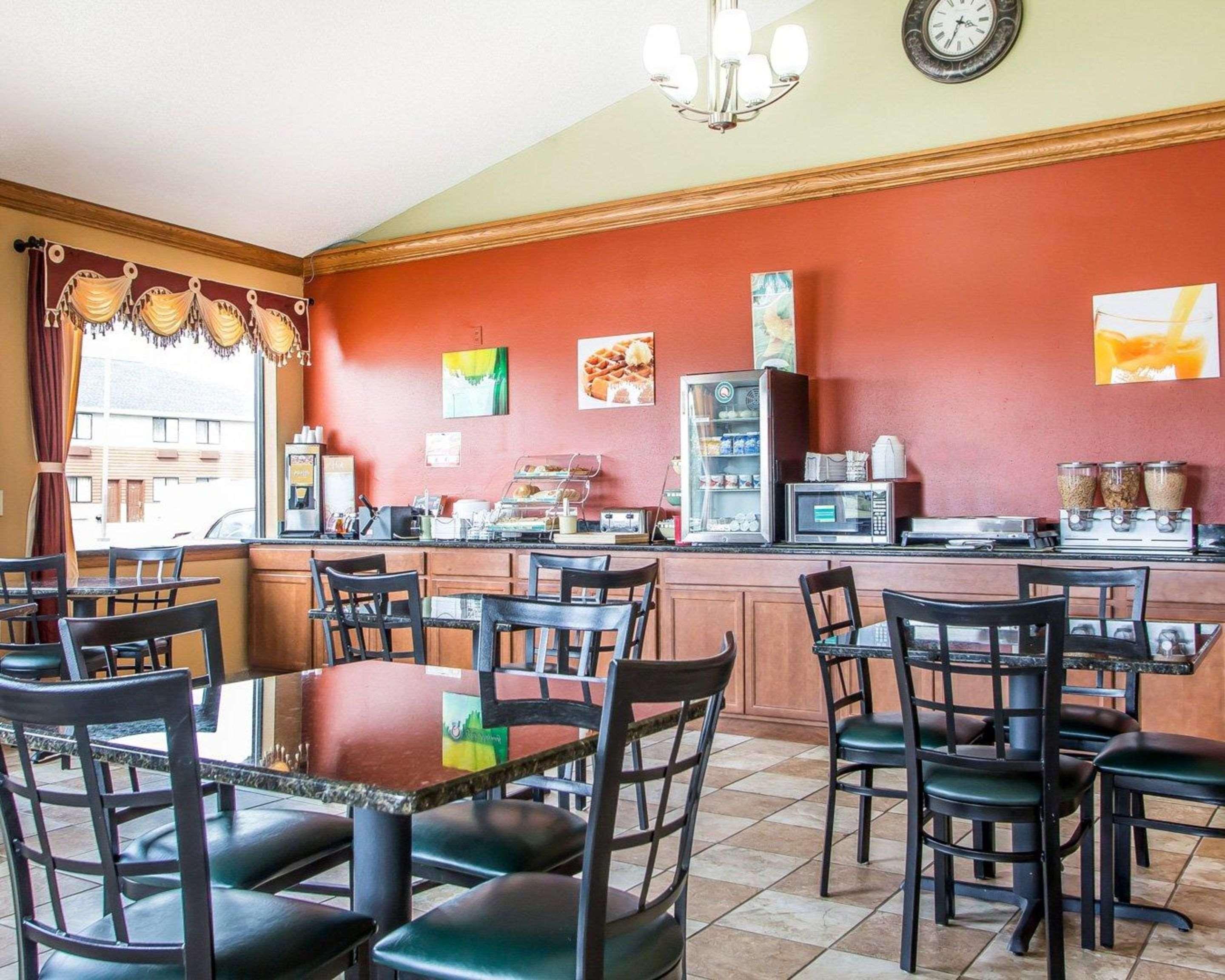 Quality Inn Morton At I-74 Kültér fotó