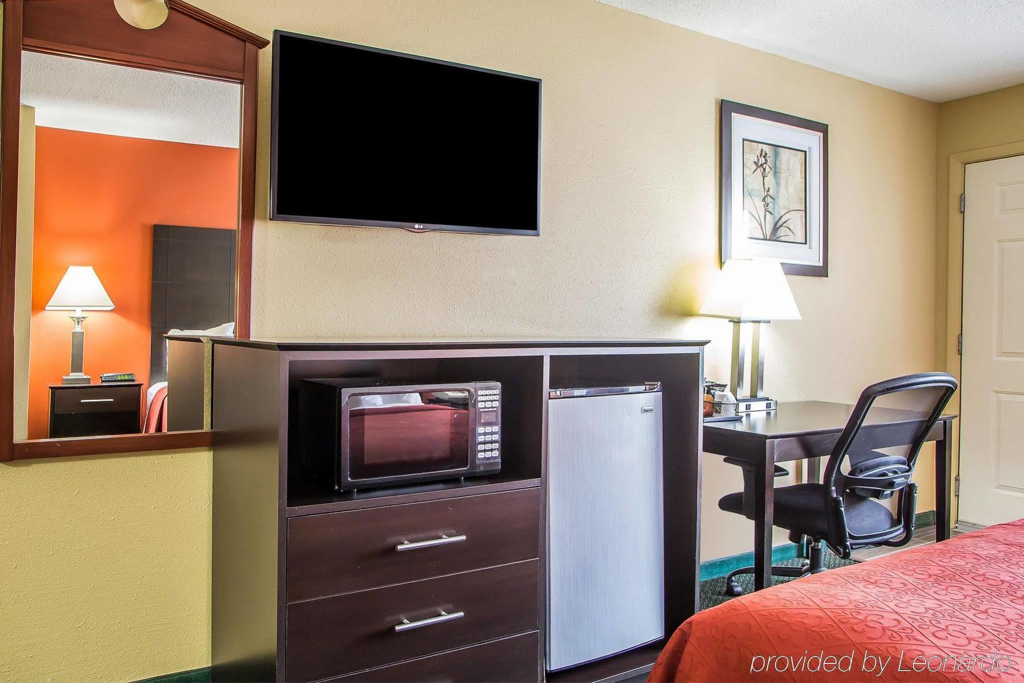 Quality Inn Morton At I-74 Kültér fotó