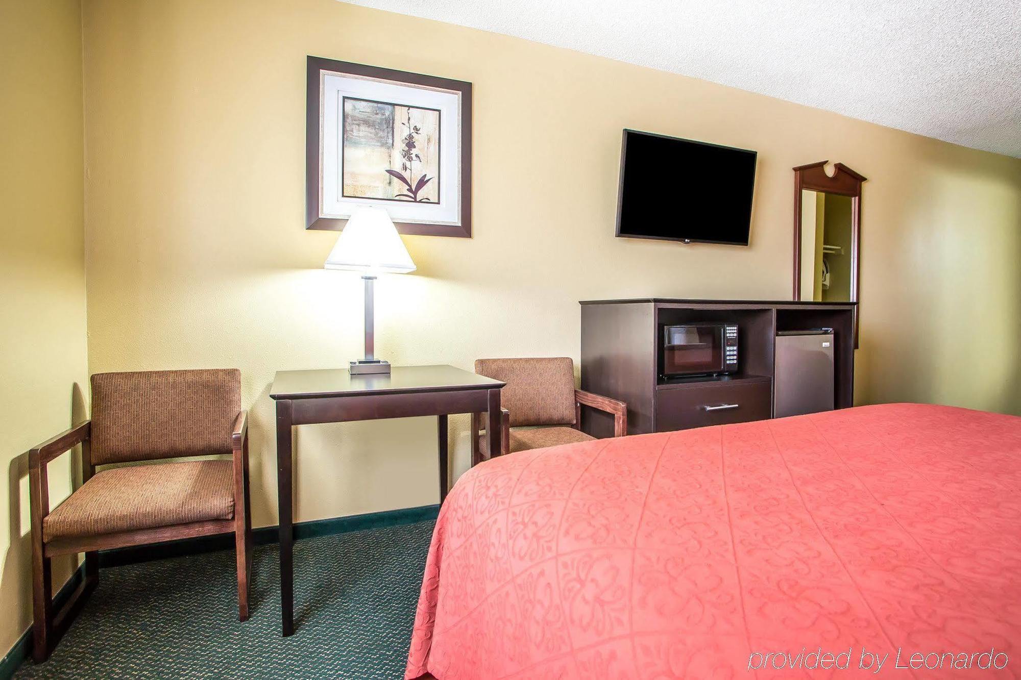 Quality Inn Morton At I-74 Kültér fotó