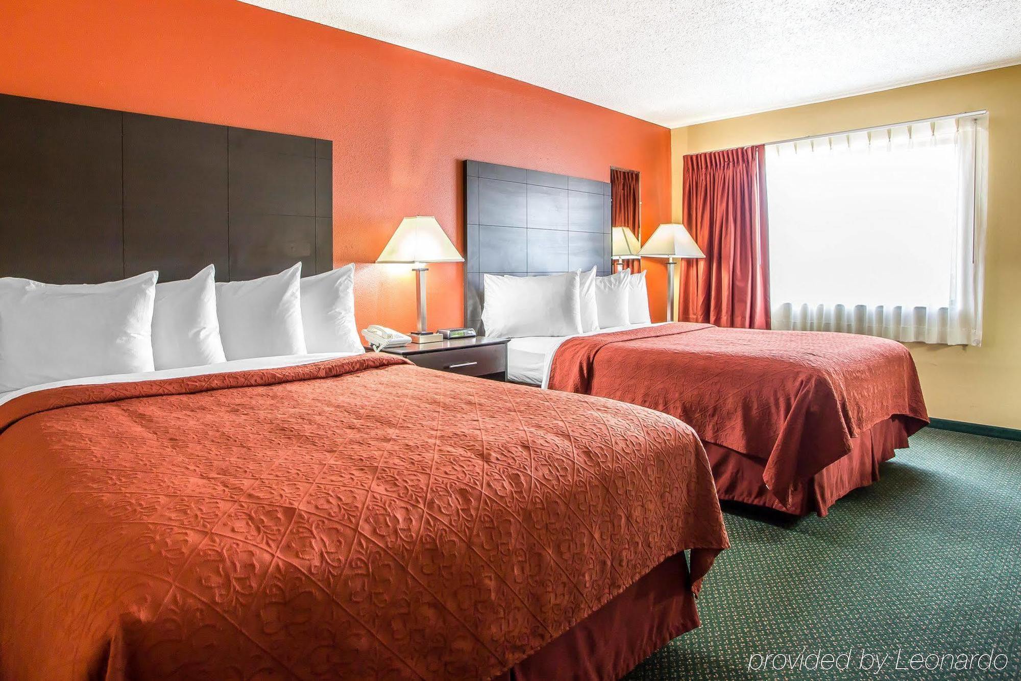 Quality Inn Morton At I-74 Kültér fotó