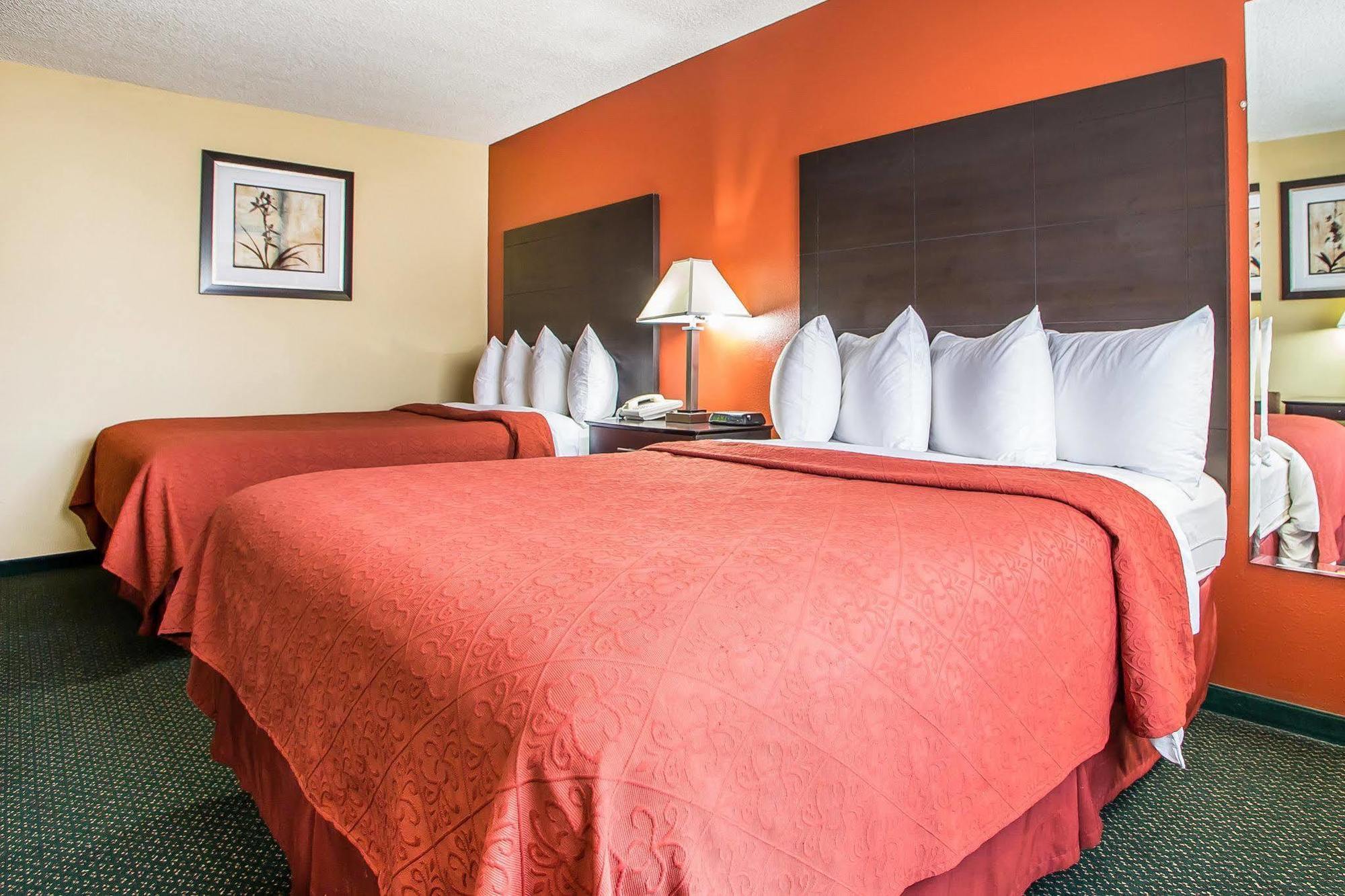 Quality Inn Morton At I-74 Kültér fotó