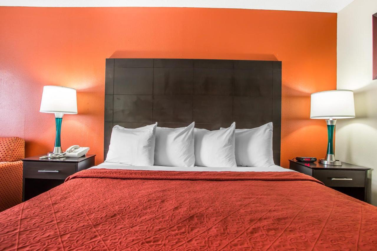 Quality Inn Morton At I-74 Kültér fotó